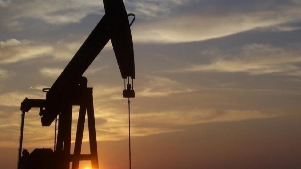 Beyaz Saray, petrol fiyatlarındaki artış seçeneklerini masaya yatırdı