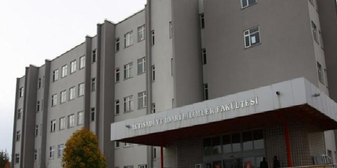El ilanı dağıtan araştırma görevlisine uyarı cezasına AYM'den onay