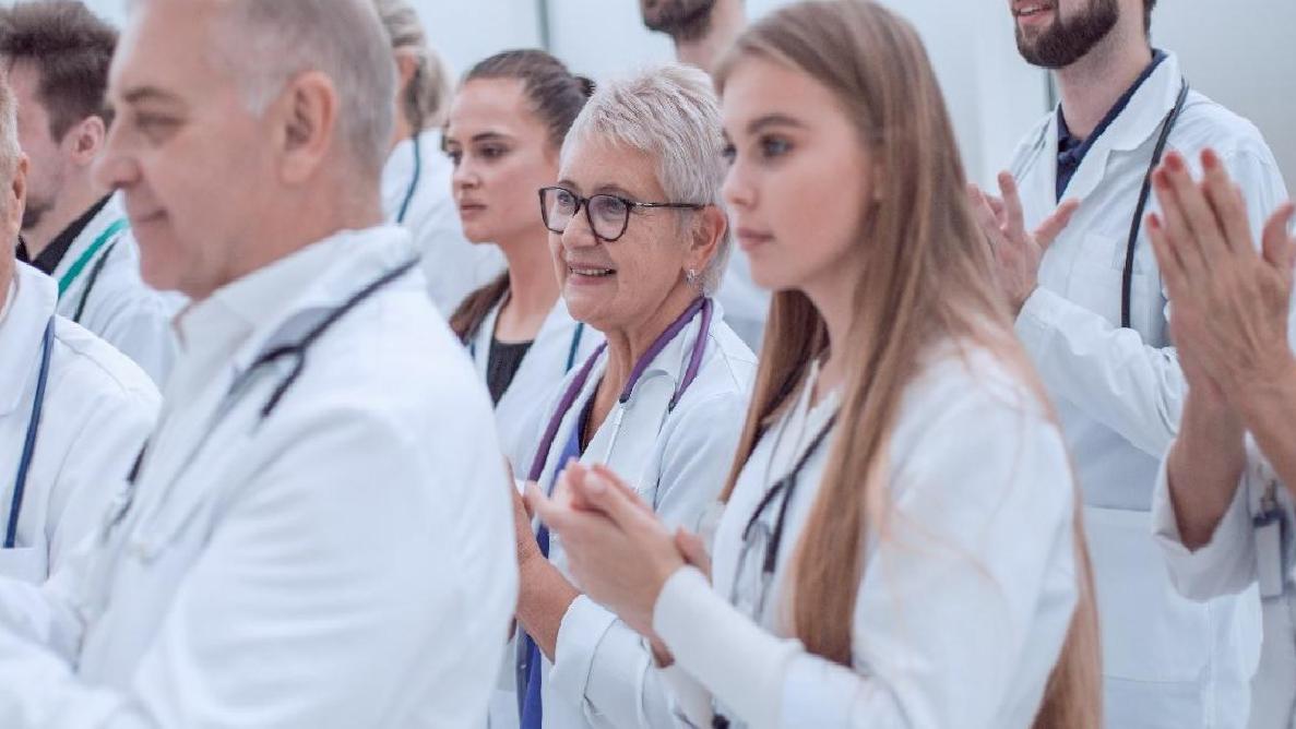 Hastane ve poliklinikler 8 Şubat’ta açık mı? Doktorlar neden grevde?