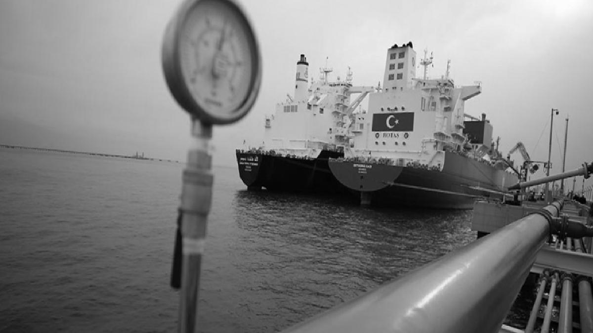 Kara ve denizdeki LNG terminalleri iş başında
