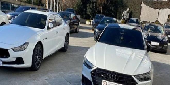 Lüks otomobil kaçakçılığı operasyonu: Emniyetin bahçesi galeriye döndü