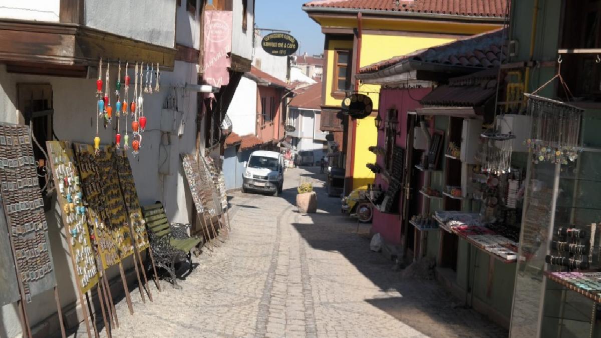 Soğuk havalar Eskişehir, Odunpazarı esnafının işlerini düşürdü