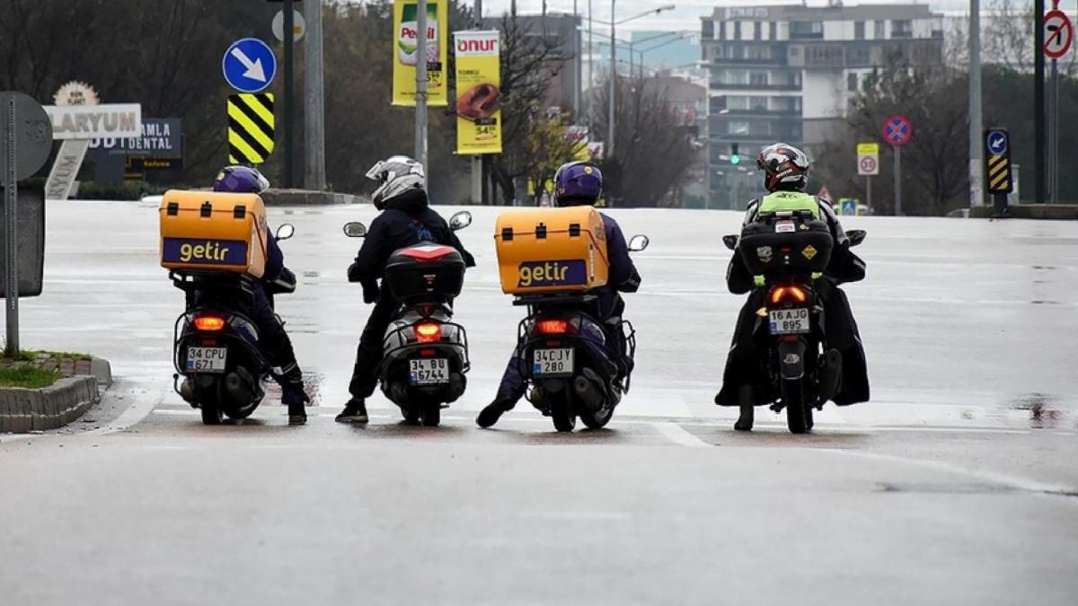 Türk-İş'ten motosikletli kuryelere destek