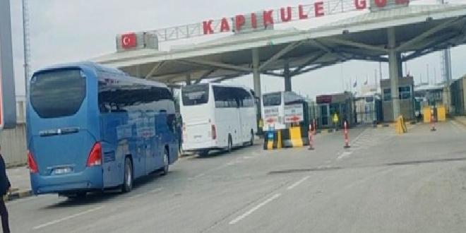 Ukrayna'daki Türklerin tahliyesi için onlarca otobüs yola çıktı Ukrayna'daki Türklerin tahliyesi için onlarca otobüs yola çıktı