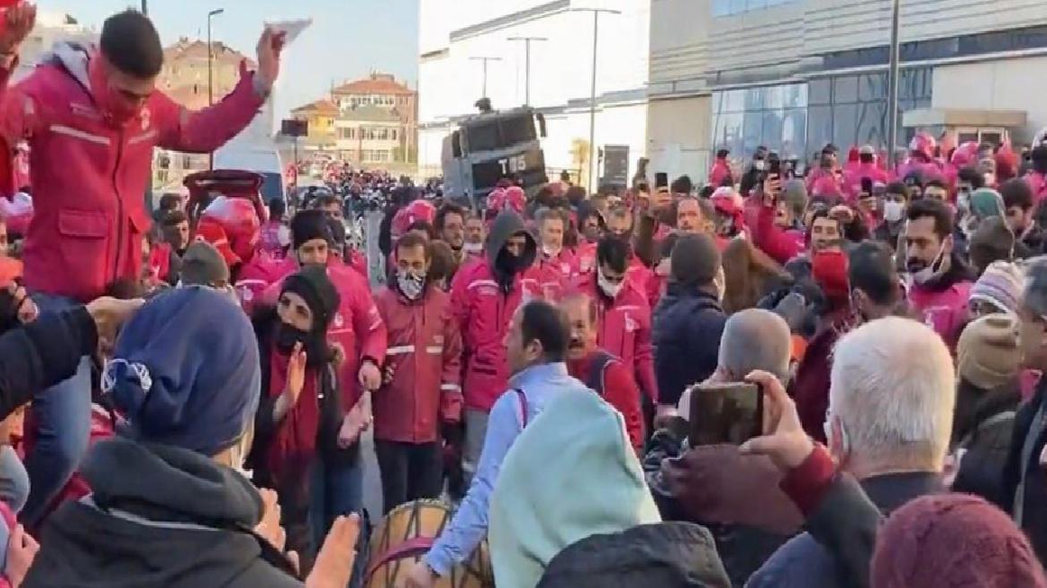 Yemek sepeti eylemi davul zurnalarla devam ediyor